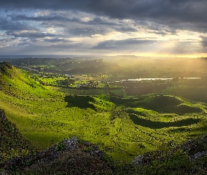 Góry, Rośliny, Przebijające światło, Nowa Zelandia, Chmury, Dolina, Wzgórza, Te Mata Park, Rzeka