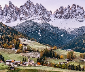 Val di Funes, Dolina, Kościół, Południowy Tyrol, Ośnieżone, Włochy, Dolomity, Domy, Wieś, Santa Maddalena, Góry