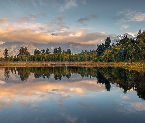 Nowa Zelandia, Odbicie, Góry, Jezioro Matheson, Chmury, Drzewa