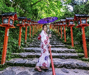 Azjatka, Kioto, Lampy, Japonia, Świątynia Kifune Shrine, Schody, Kobieta, Kimono, Parasol