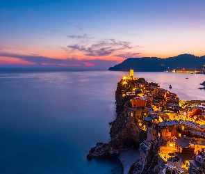 Światła, Domy, Liguria, Morze, Wybrzeże, Włochy, Vernazza