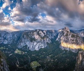 Stany Zjednoczone, Góry, Drzewa, Sierra Nevada, Park Narodowy Yosemite, Yosemite Valley, Skały, Roślinność, Kalifornia, Dolina