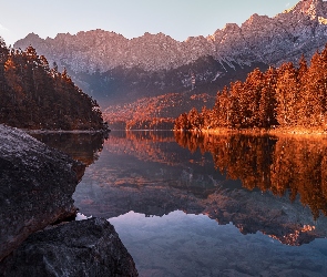 Góry, Jezioro, Odbicie, Drzewa, Jesień, Skały