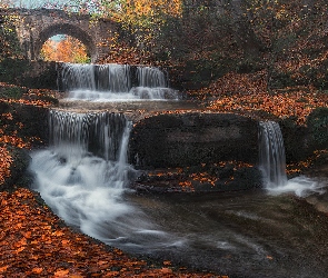 Most, Jesień, Las, Sitovski Waterfall, Liście, Bułgaria, Rzeka, Miejscowość Sitowo, Kamienny, Kaskada, Wodospad