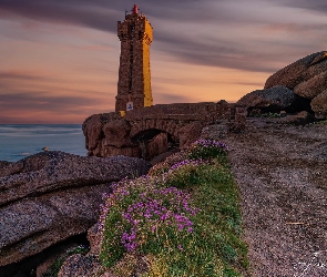 Phare de Men Ruz, Morze, Latarnia morska, Droga, Bretania, Skały, Francja, Perros Guirec