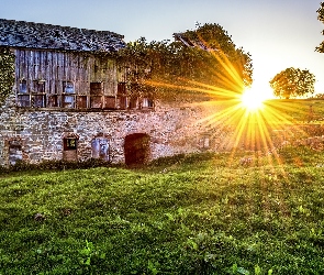 Irlandia Północna, Hrabstwo Tyrone, Młyn, Promienie słońca, Old Leckpatrick Corn Mill, Artigarvan