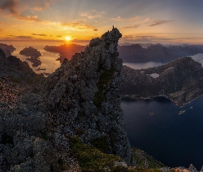 Zachód słońca, Człowiek, Lofoty, Norwegia, Morze Północne, Góry