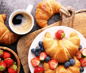 Rogale, Jagody, Śniadanie, Truskawki, Deska, Owoce, Sznurek, Kawa