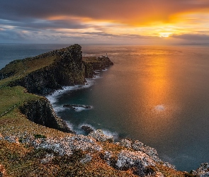 Wyspa Skye, Morze Szkockie, Wybrzeże, Szkocja, Neist Point Lighthouse, Latarnia morska, Półwysep Duirinish, Skały