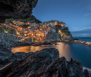 Zatoka, Gmina Riomaggiore, Kolorowe, Manarola, Włochy, Morze Liguryjskie, Światła, Domy, Skały, Cinque Terre