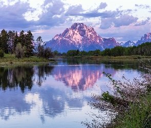 Góry Teton Range, Drzewa, Park Narodowy Grand Teton, Snake River, Stan Wyoming, Rzeka, Stany Zjednoczone, Chmury