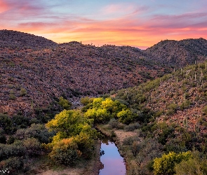Zachód słońca, Bumble Bee Creek, Arizona, Drzewa, Rzeka, Stany Zjednoczone, Góry