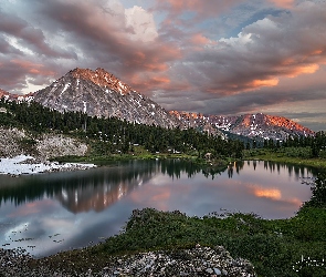 Jezioro, Drzewa, Góry, Park Narodowy Północnych Gór Kaskadowych, Stan Waszyngton, Copper Lake, Stany Zjednoczone, Chmury