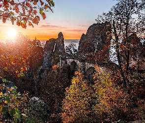 Saksonia, Park Narodowy Saskiej Szwajcarii, Jesień, Niemcy, Góry Połabskie, Drzewa, Skały