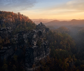 Niemcy, Park Narodowy Saskiej Szwajcarii, Góry Połabskie, Poranek, Skały, Lasy