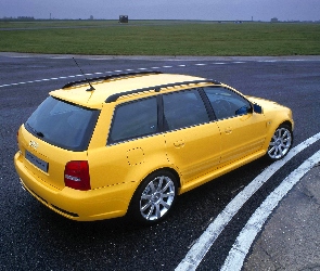 Żółte, Avant, Audi RS4