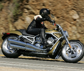 Właściwości, Jezdne, Harley Davidson V-Rod