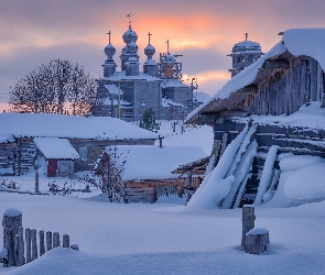 Cerkiew, Domy, Zima