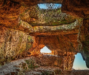 Selim Cave, Węgry, Jaskinia