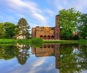 Cottbus, Drzewa, Staw, Niemcy, Brandenburskie Muzeum Sztuki Współczesnej, Lato, Muzeum