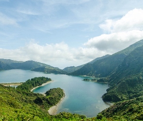 Azory, Drzewa, Lagoa do Fogo, Portugalia, Chmury, Jezioro, Góry