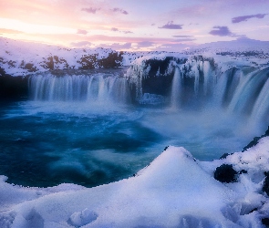 Wodospad Godafoss, Islandia, Zima