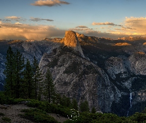 Stany Zjednoczone, Drzewa, Góry, Zachód słońca, Half Dome, Washburn Point, Kalifornia, Park Narodowy Yosemite, Punk widokowy