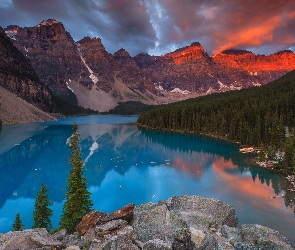 Chmury, Jezioro Moraine, Prowincja Alberta, Kanada, Park Narodowy Banff, Góry