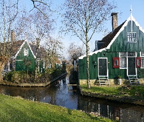 Holandia, Zaanse Schans, Drzewa, Domy, Kanał wodny, Skansen