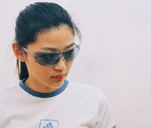 Jeon Ji Hyun, Okulary