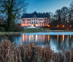 Województwo śląskie, Pszczyna, Muzeum Zamkowe, Polska, Drzewa, Pałac w Pszczynie, Staw