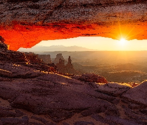 Stan Utah, Promienie słońca, Kanion, Stany Zjednoczone, Skały, Park Narodowy Canyonlands, Łuk skalny