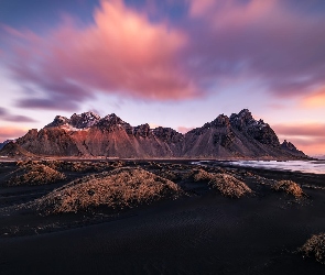 Islandia, Chmury, Góra Vestrahorn, Góry, Plaża Stokksnes, Wydmy