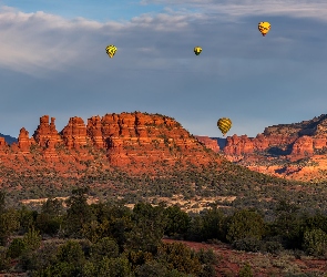 Arizona, Sedona, Góry, Stany Zjednoczone, Balony, Skały, Drzewa