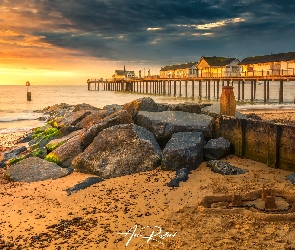 Anglia, Zachód słońca, Zamek, Southwold, Domki, Molo Southwold Pier, Kamienie, Plaża, Morze Północne, Piaskowy