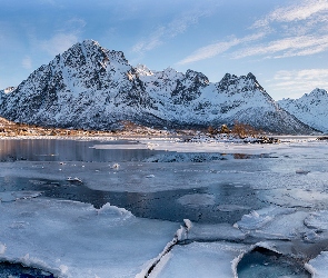 Fiord, Śnieg, Gmina Vagan, Austnesfjorden, Góry, Norwegia, Zima