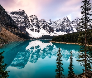 Odbicie, Park Narodowy Banff, Góry, Kanada, Zima, Jezioro Moraine, Las