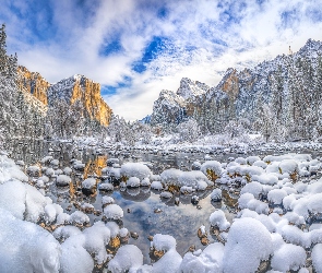 Stany Zjednoczone, Zima, Chmury, Stan Kalifornia, Half Dome, Góra, Rzeka, Merced River, Park Narodowy Yosemite, Drzewa