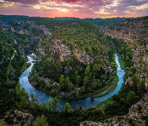 Hiszpania, Hoces del Cabriel Natural Park, Drzewa, Skały, Rzeka Cabriel, Zakole