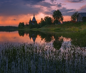 Jezioro, Zachód słońca, Domy, Szuwary, Cerkiew