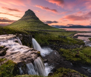 Chmury, Niebo, Góra Kirkjufell, Zachód słońca, Rzeka, Islandia, Wodospad Kirkjufellsfoss