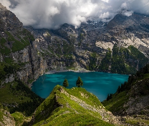 Drzewa, Oeschinen Lake, Góry, Chmury, Jezioro, Szwajcaria, Alpy