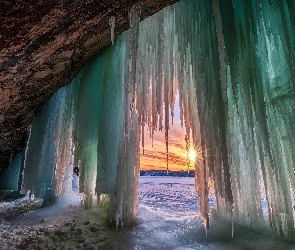 Stany Zjednoczone, Zima, Lodowa, Promienie słońca, Sople, Jaskinia, Michigan, Munising, Grand Island