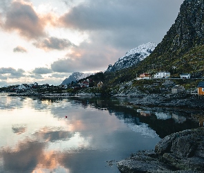Norwegia, Domy, Góry, Morze, Skały, Wybrzeże