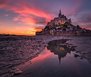 Francja, Normandia, Klasztor, Opactwo św Archanioła, Mont Saint Michel, Wschód słońca