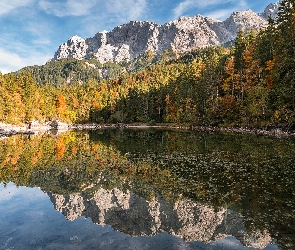 Niemcy, Bawaria, Jezioro Eibsee, Góry, Drzewa, Odbicie