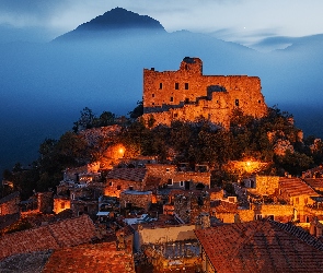 Toskania, Castelvecchio Pascoli, Włochy, Ruiny, Oświetlone, Castelvecchio di Rocca Barbena, Mgła, Domy