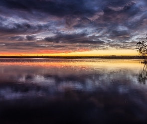 Chatfield State Park, Lake Chatfield, Stany Zjednoczone, Jezioro, Wschód słońca, Kolorado, Chmury, Drzewa