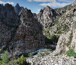 Korsyka, Wąwóz Asco, Skały, Francja, Krzewy, Góry, Rzeka Asco