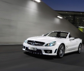 Mercedes Benz SL63, AMG